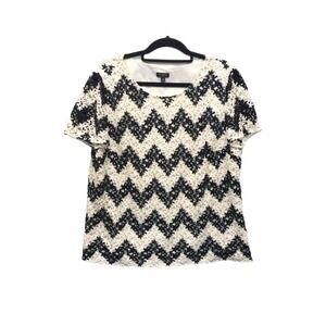 TALBOTS Blouse Top Shirt Women's Size 16 Short Sleeve‎ Chevron White Black Lace